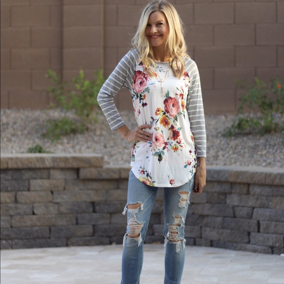 NWT Floral & Stripe Baseball Tee Ivory & Grey - Picture 4 of 7